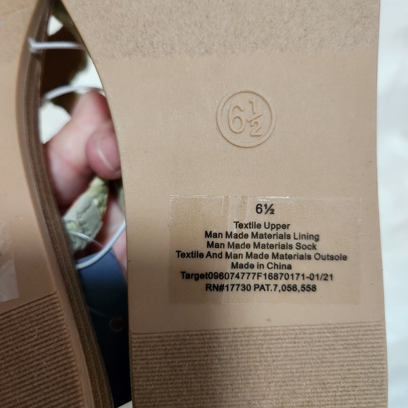 Universal Thread/ Sage Opal Sandals - Picture 6 of 6